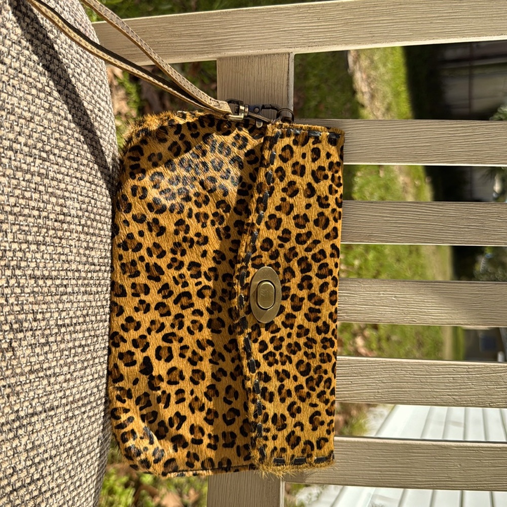 Myra wristlet wallet